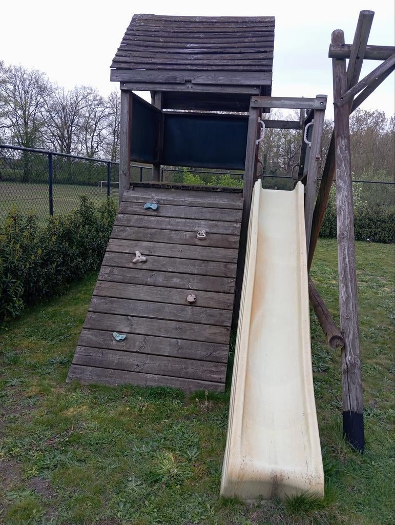 Speelhuisje, Enlèvement