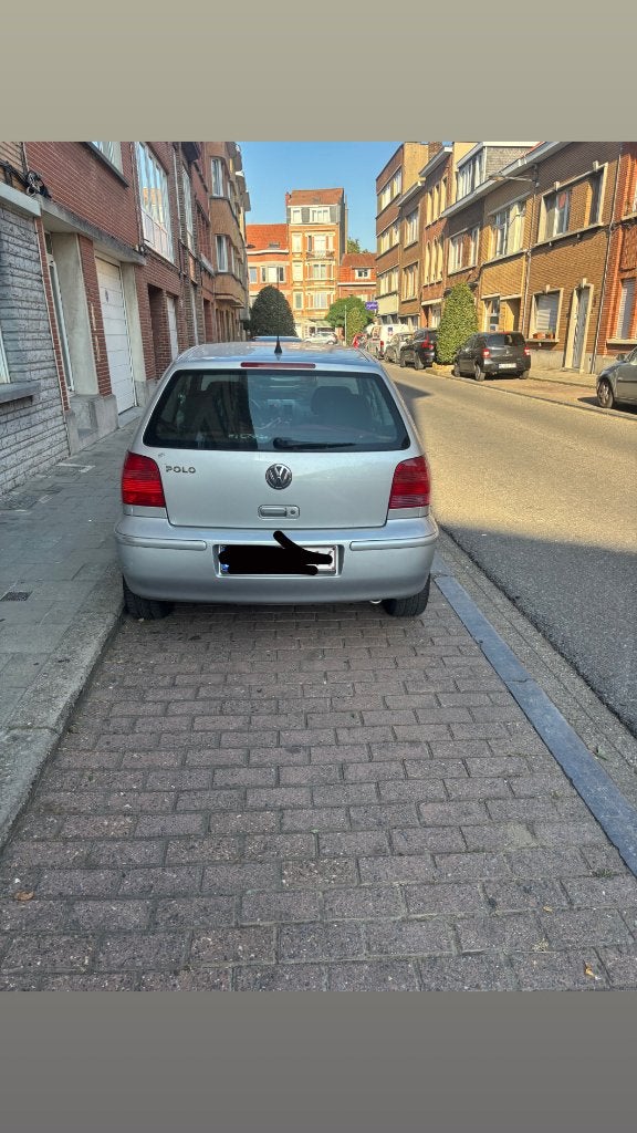VOLKSWAGEN POLO GRISE, Autos, Volkswagen, Argent ou Gris, Achat, Boîte manuelle, Noir