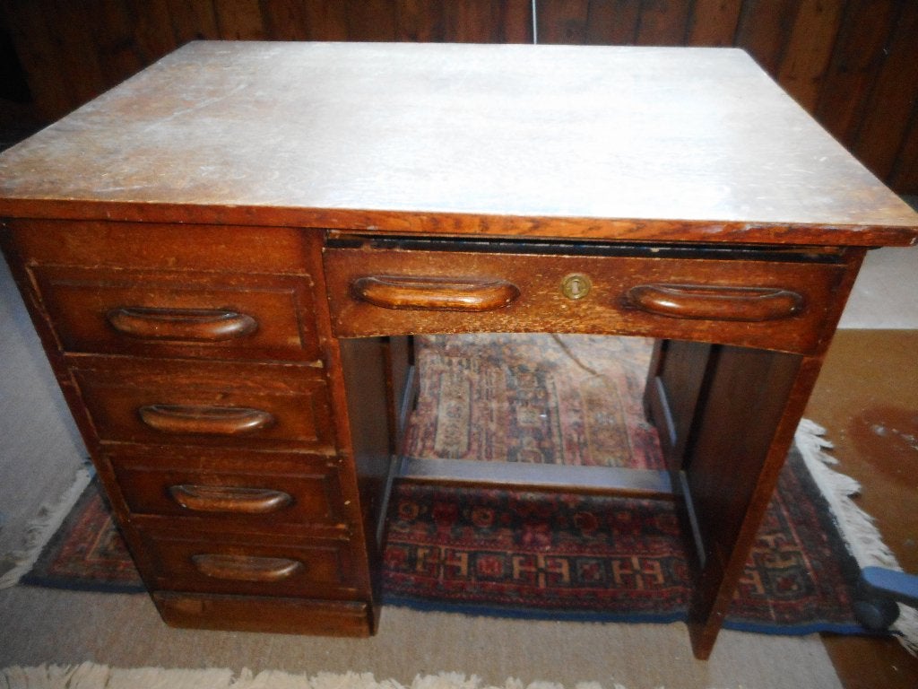 Oude houten bureau - GRATIS, Huis en Inrichting, Ophalen, Met lades, Gebruikt
