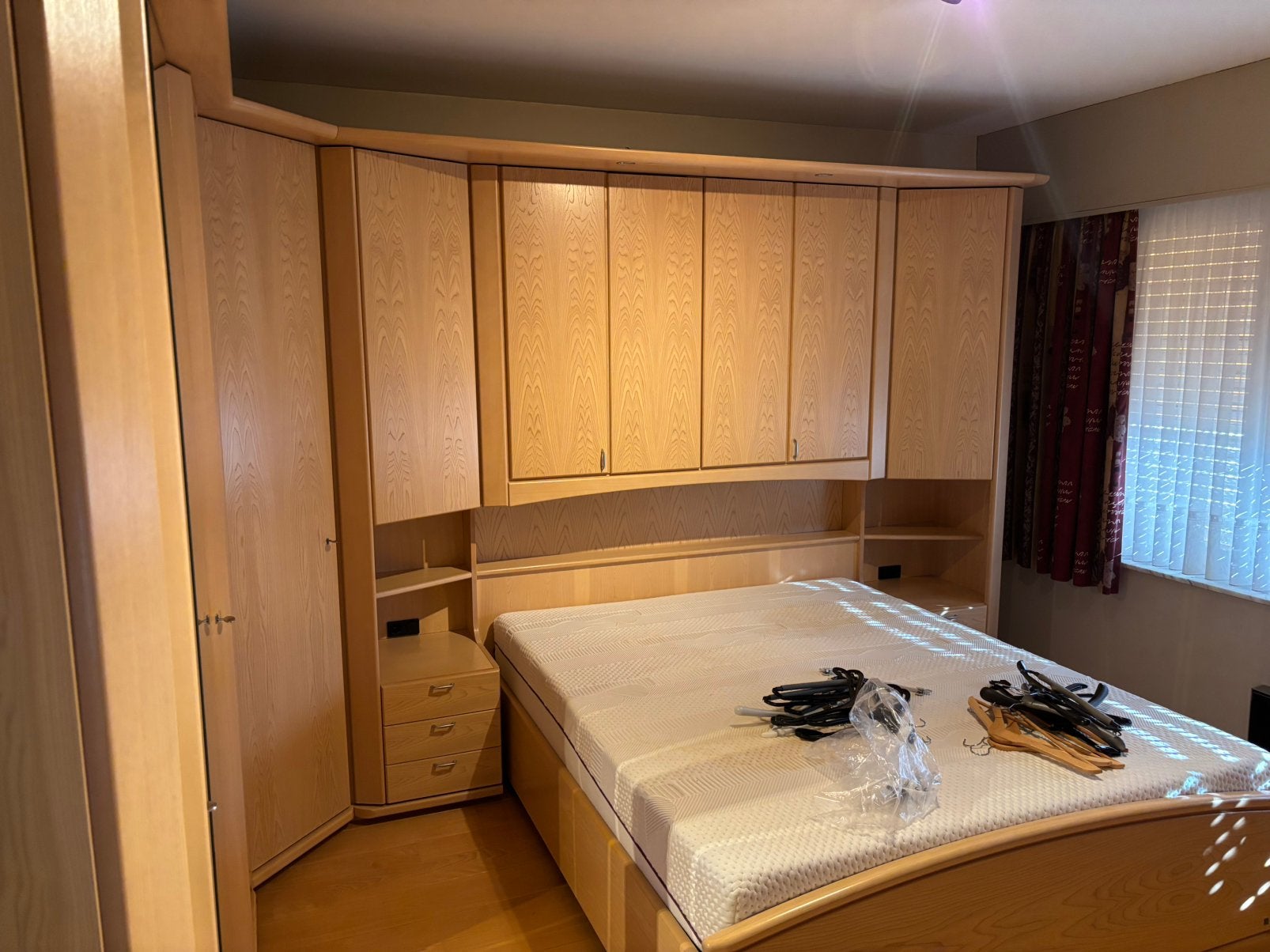 Slaapkamerkast + bed, Ophalen, Zo goed als nieuw
