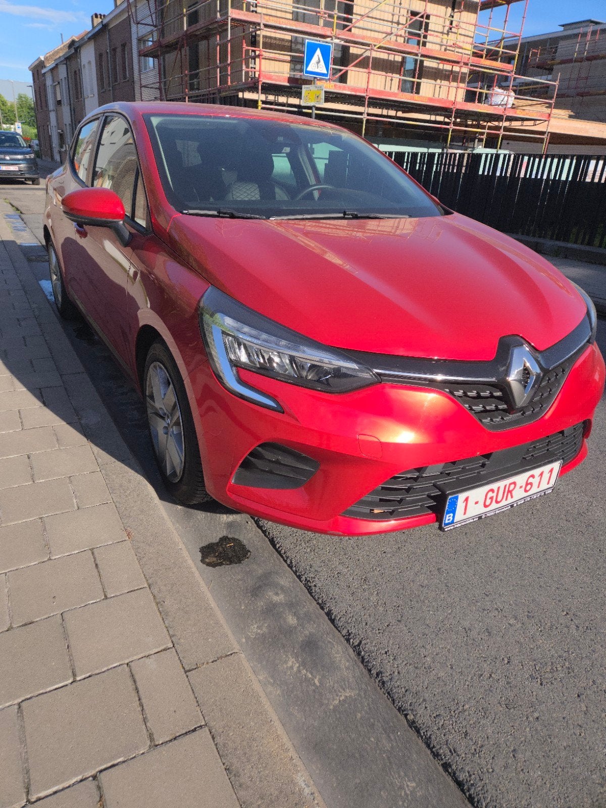 CLIO 5 PROPRE PRÊT A IMMATRICULER, Autos, Rouge, Achat, Euro 6, Entretenue par le concessionnaire