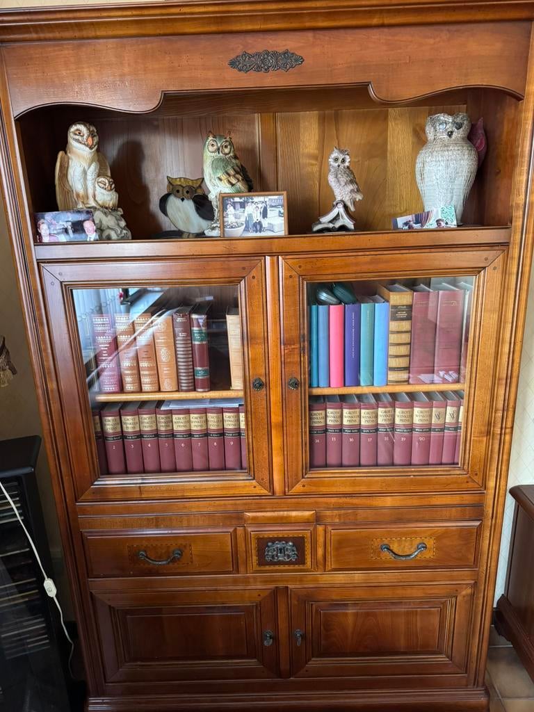 Klassieke vitrine of bibliotheekkast, Enlèvement