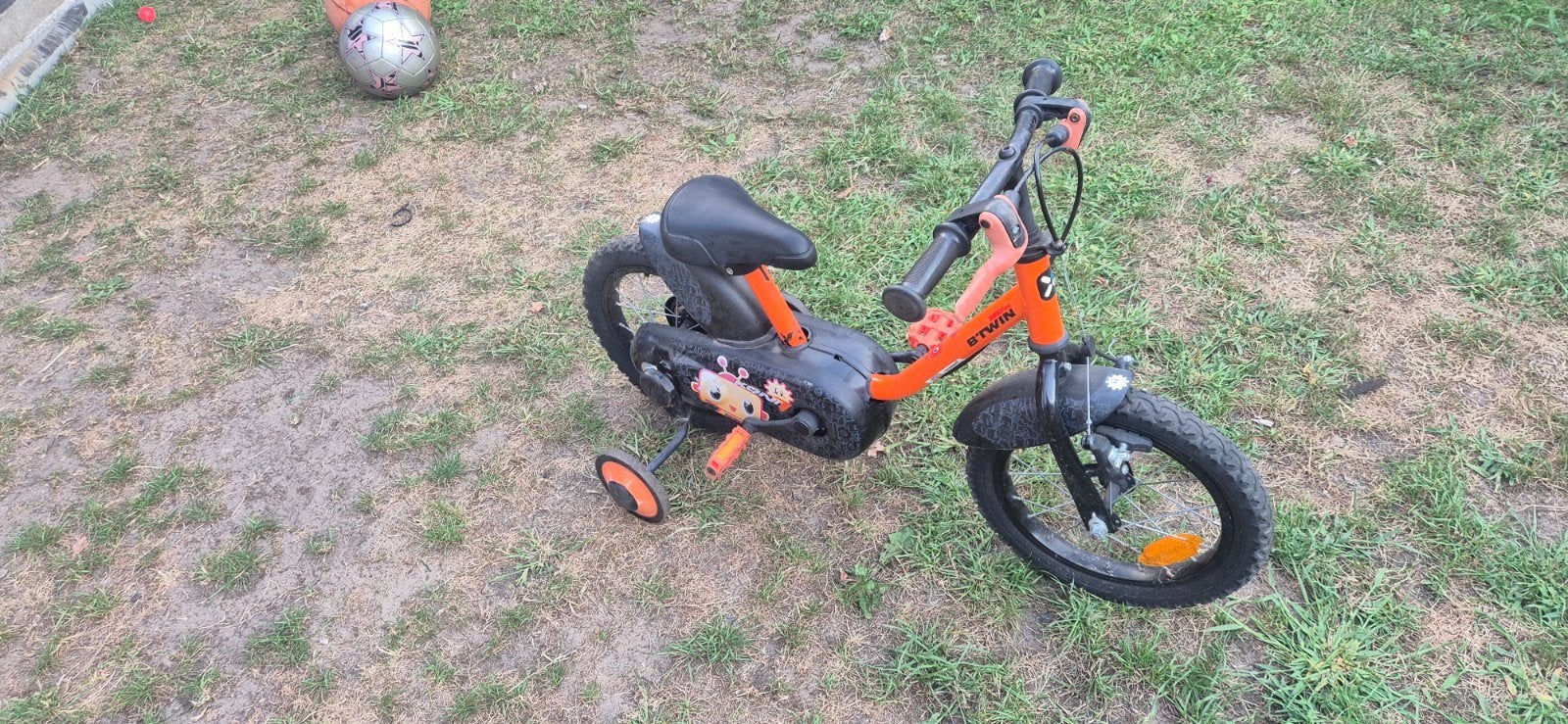 BTWIN Kinderfiets 14 inch –nette staat, Fietsen en Brommers, Ophalen, Terugtraprem, Zijwieltjes