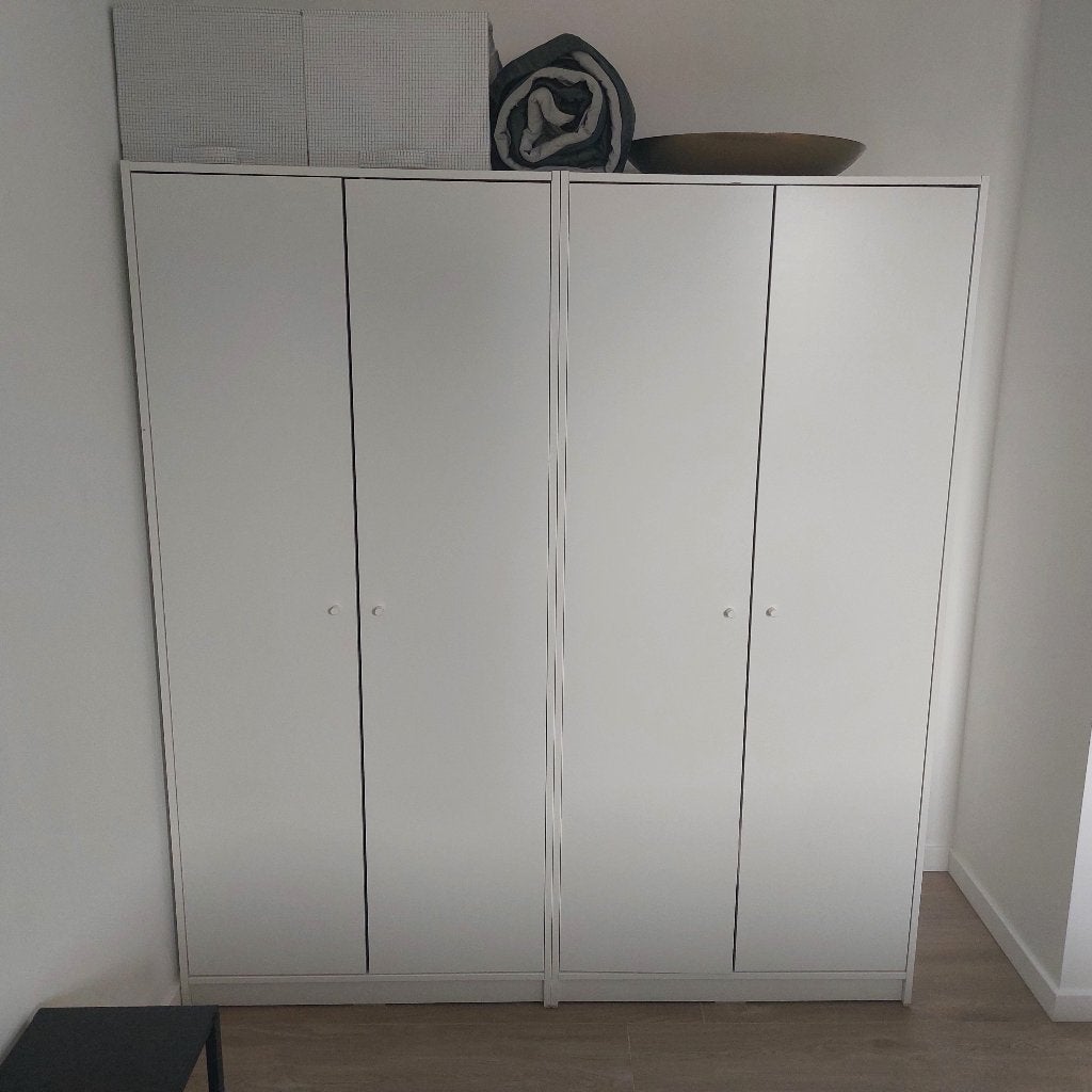 Twee witte kleerkasten, Huis en Inrichting, Met deur(en), Zo goed als nieuw, Modern, 150 tot 200 cm