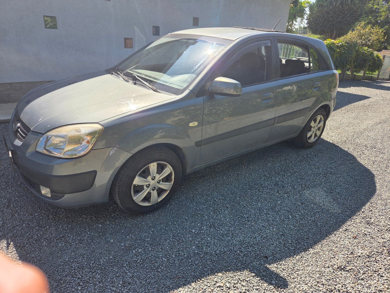 Kia Rio 2008 129.500 km benzine.
1.4 benzine.
Klaar om imm t, Auto's, Kia, Voorwielaandrijving, Stof, Particulier, Rio