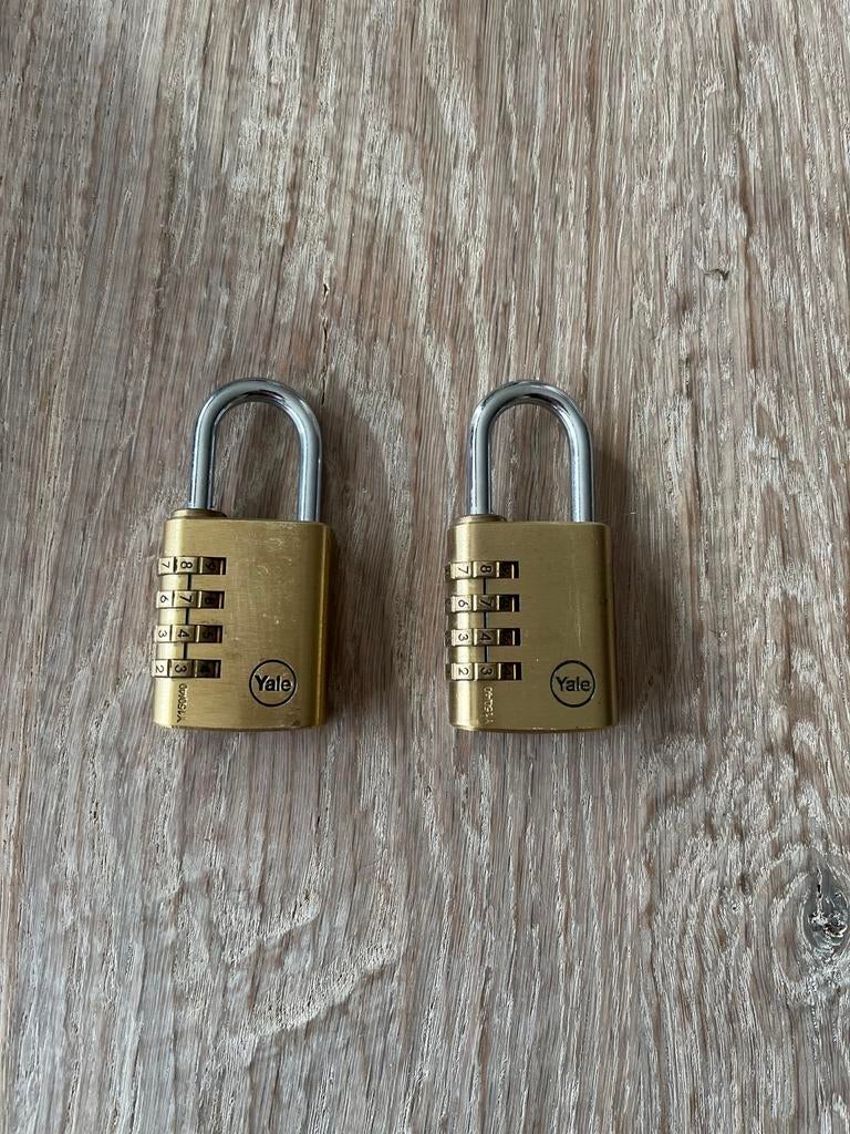 2 Yale Hangsloten, Ophalen of Verzenden, Gebruikt, Koper of Messing, Slot