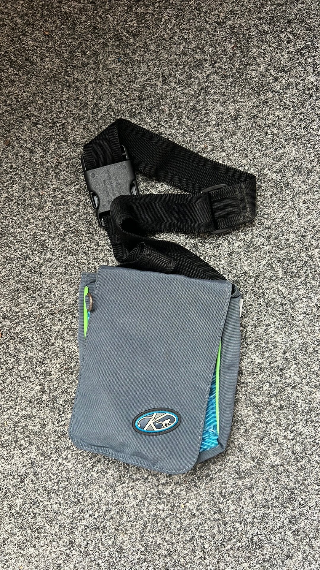 Heuptasje kipling, Handtassen en Accessoires, Ophalen, Zo goed als nieuw, Grijs, Kipling