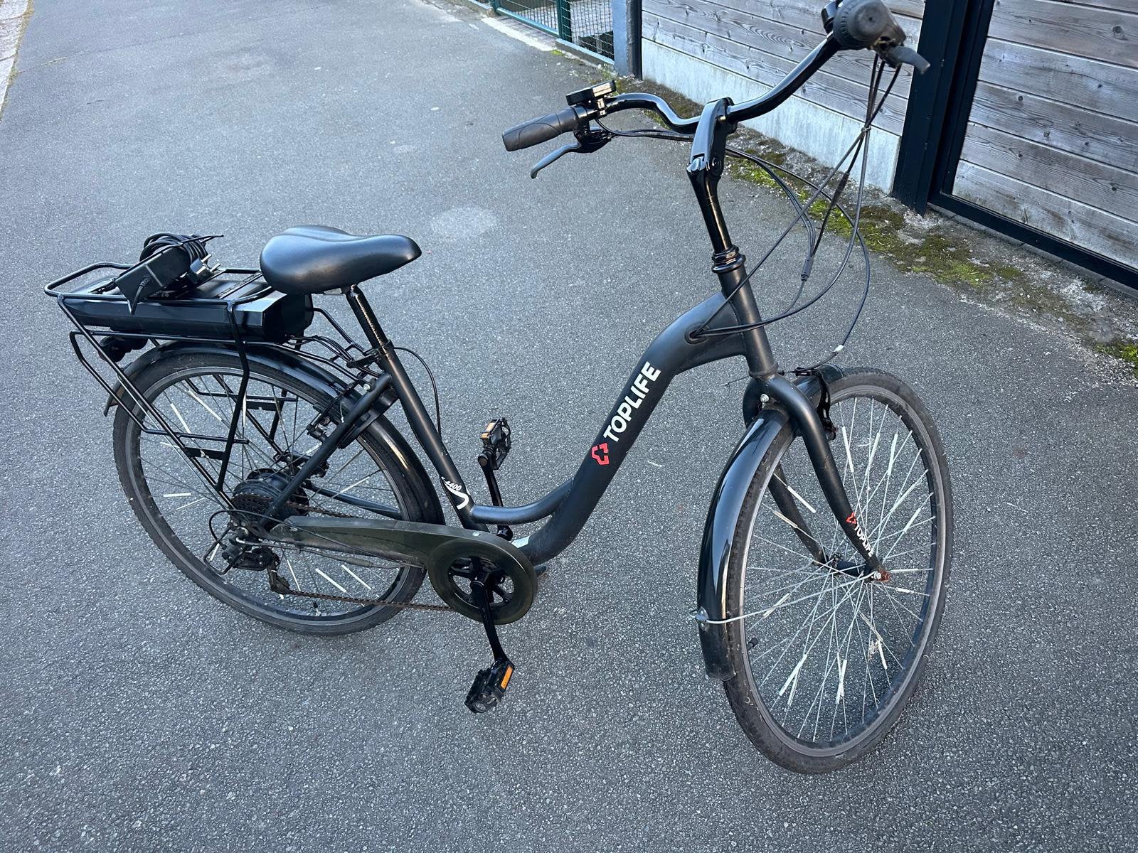 Elektrisch damesfiets 28 inch 300€, Fietsen en Brommers, Ophalen of Verzenden, Zo goed als nieuw