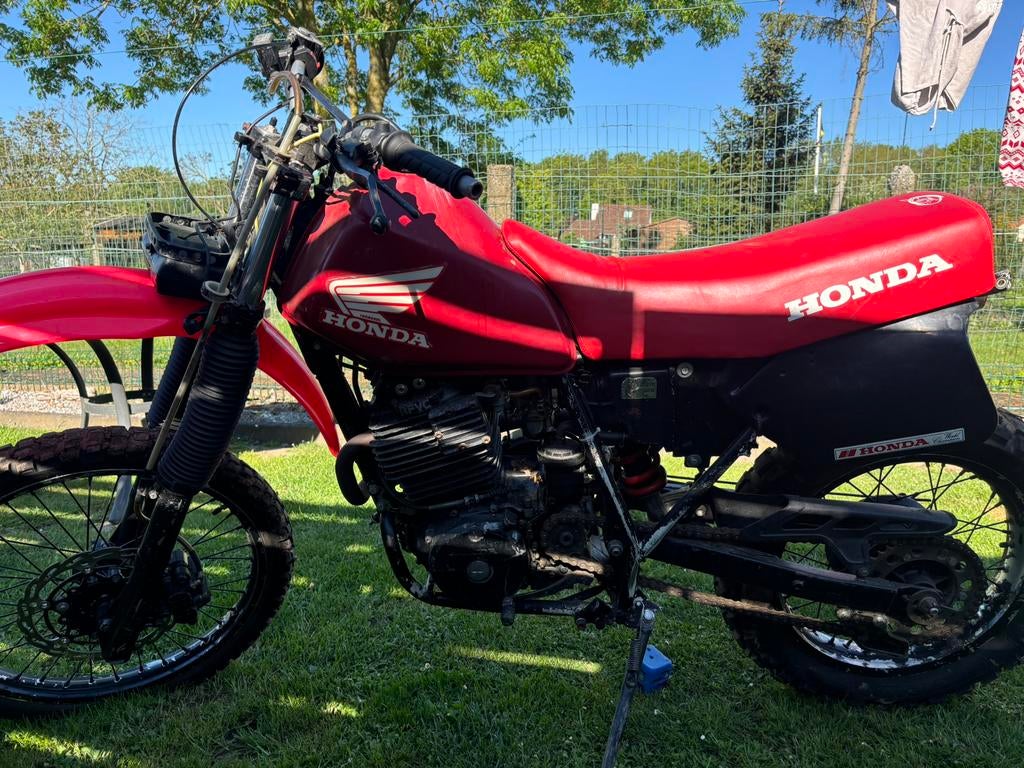 Honda xl600 de 1984 a refaire ou pour piece