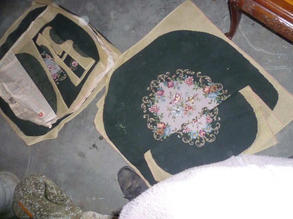 2 SETS GOBELIN STOFFERING  VOOR T OVERTREKKEN  XV ZETELTJES, Antiek en Kunst, Curiosa en Brocante, Ophalen