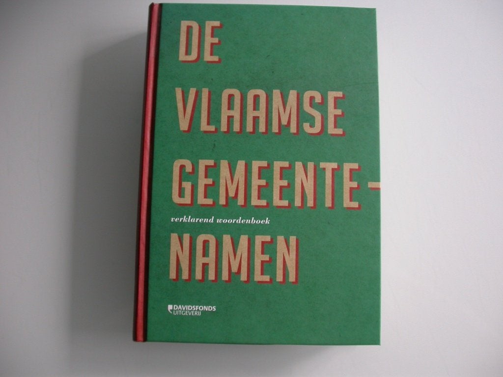 De Vlaamse gemeentenamen verklarend woordenboek, Boeken, Gelezen, Frans Debrabandere, Ophalen of Verzenden, Overige uitgevers