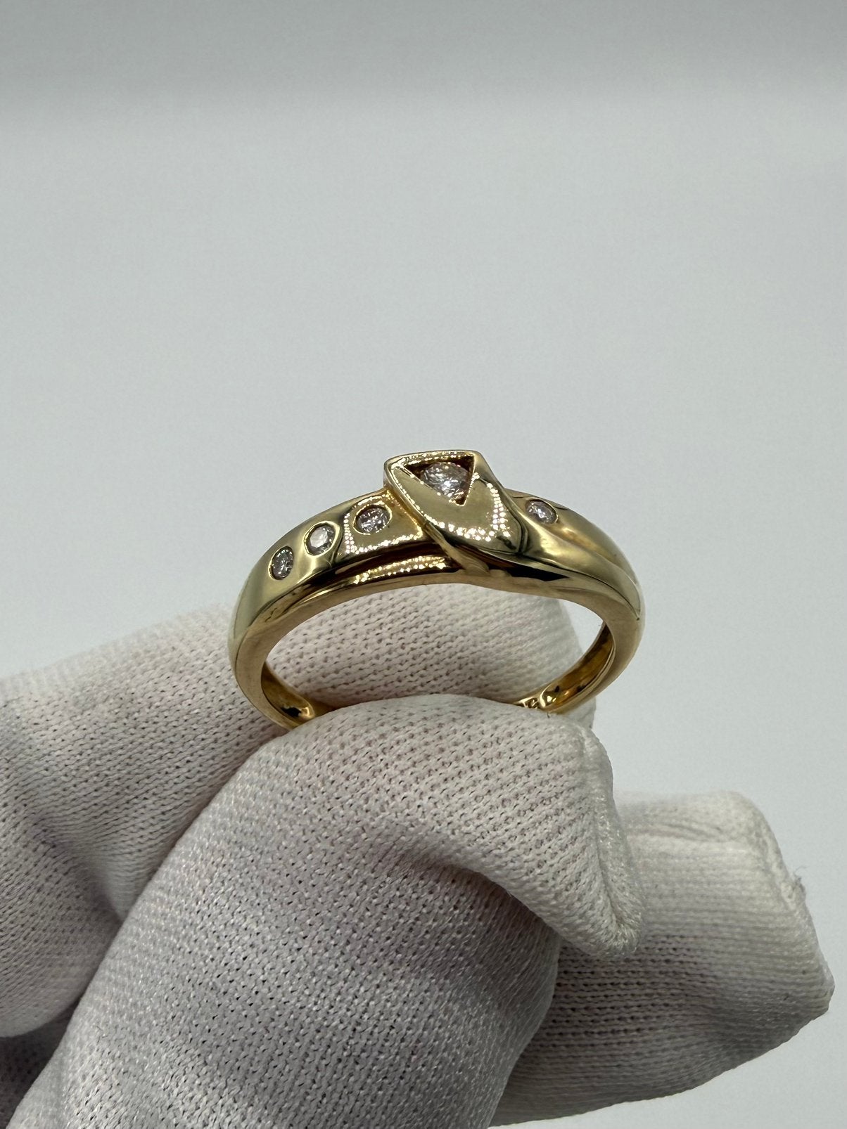 14K Gouden Ring met 5 Natuurlijke Diamanten 2,34g, Ophalen of Verzenden, Zo goed als nieuw, 17 tot 18, Met edelsteen