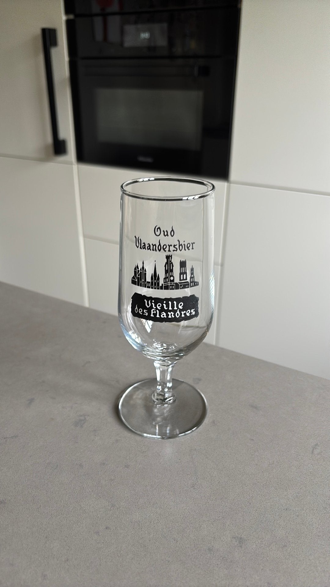 Oud Vlaandersbier, Ophalen of Verzenden, Zo goed als nieuw