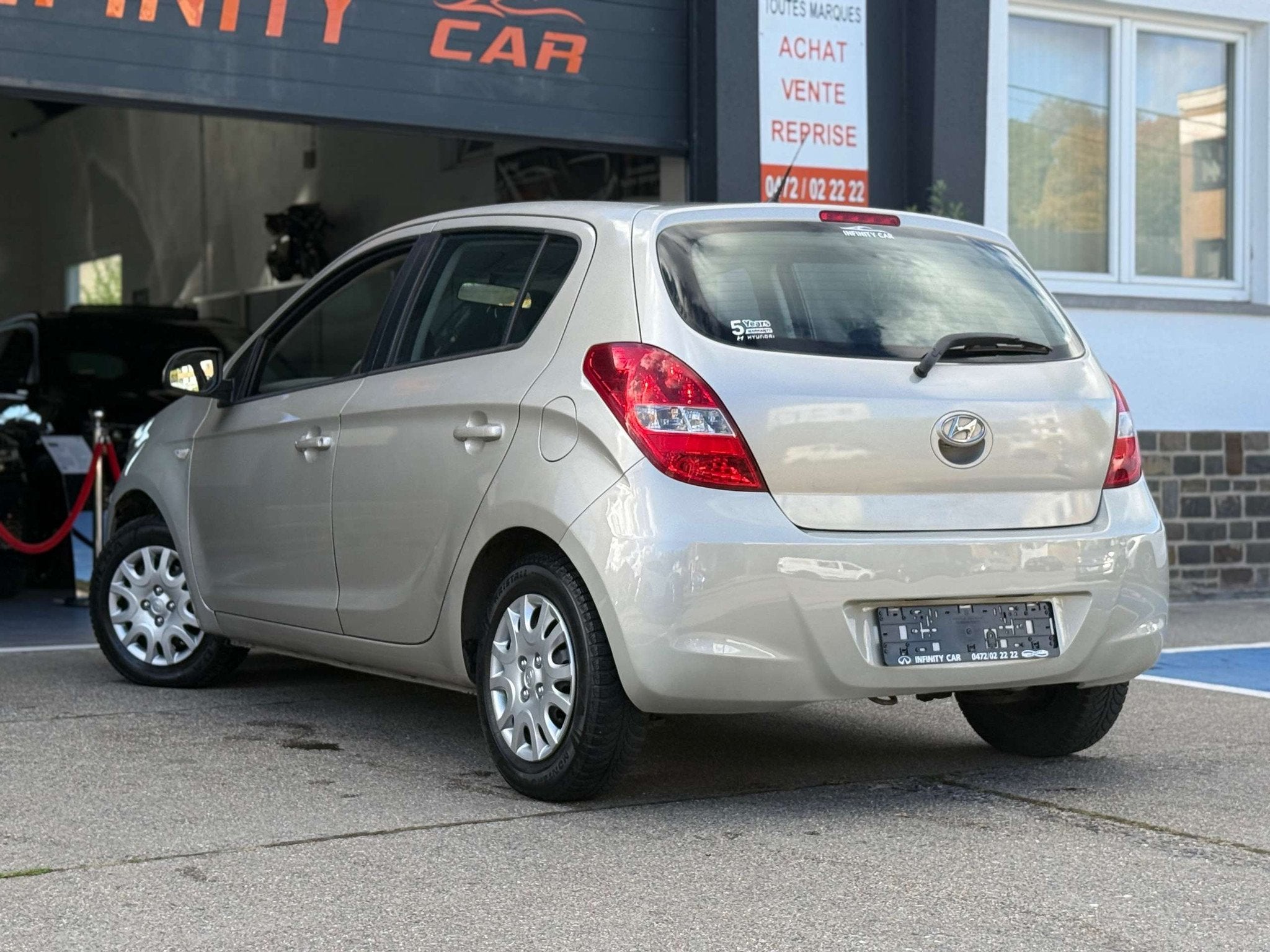 Hyundai i20 i20 1.4i Lounge (bj 2010, automaat), Auto's, Euro 5, Stof, Gebruikt, 4 cilinders