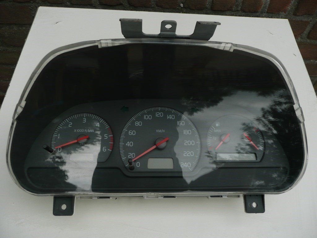 Volvo V40 S40 Tellerklok  Kilometerteller 1.9 D Tellerunit N, Gebruikt, -, -, Ophalen of Verzenden