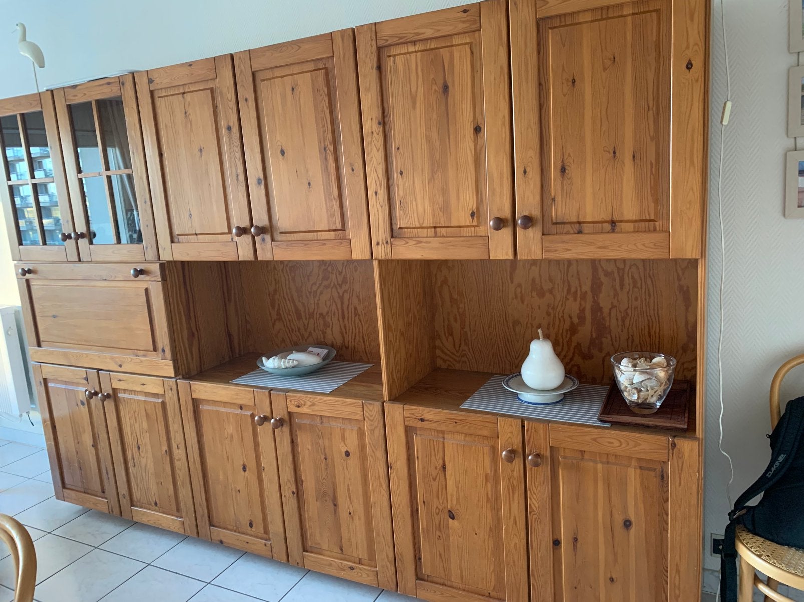 Grande armoire en pin - gratuite, 25 à 50 cm, 250 à 300 cm, Avec porte(s), Utilisé