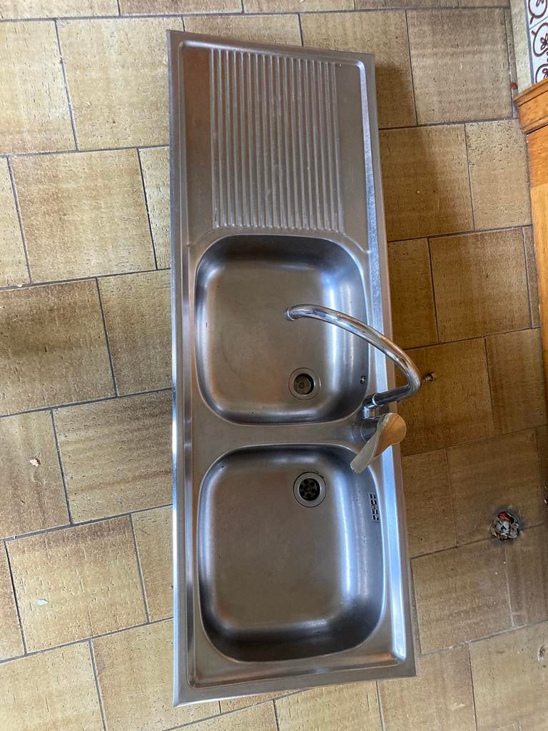 Dubbele spoelbak met afdruipgedeelte in inox met grohe kraan, 25 à 50 cm, Gris, Moins de 100 cm, 100 à 150 cm