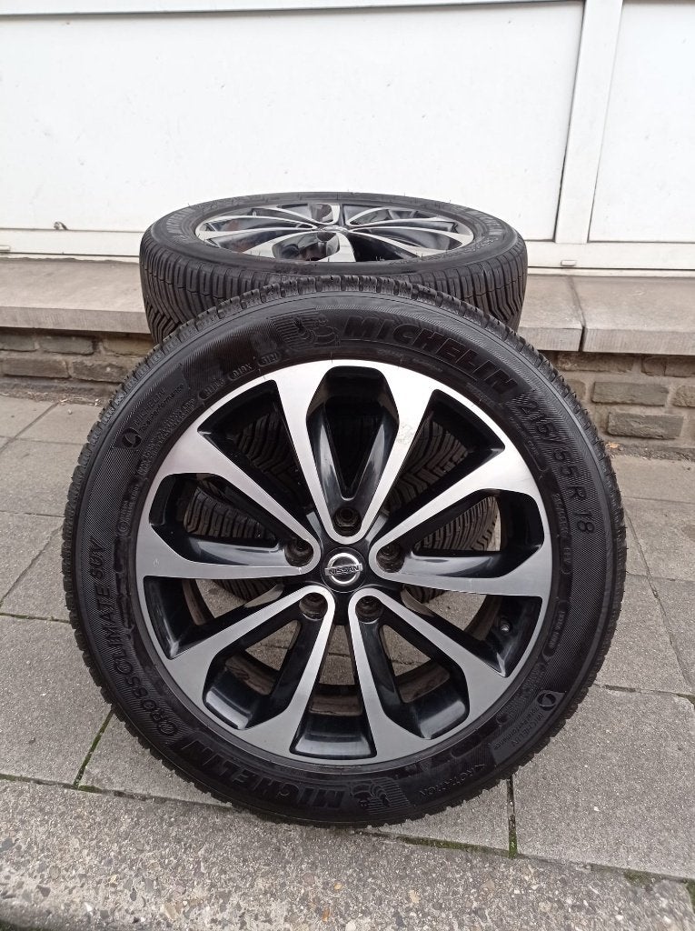 Beau kit Hiver Nissan Quasquai 18" 215/55/18 7mm!, Autos : Pièces & Accessoires, Enlèvement ou Envoi, 18 pouces, Pneu(s)