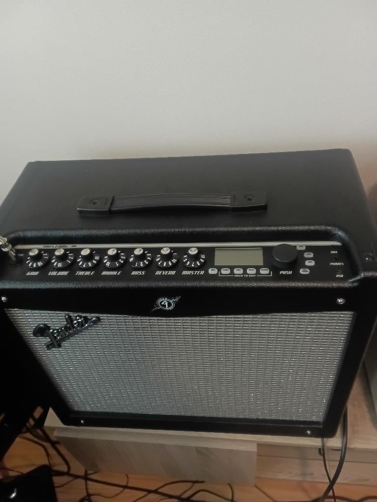Fender mustang, Musique & Instruments, Amplis | Basse & Guitare, Enlèvement, Comme neuf, 100 watts ou plus