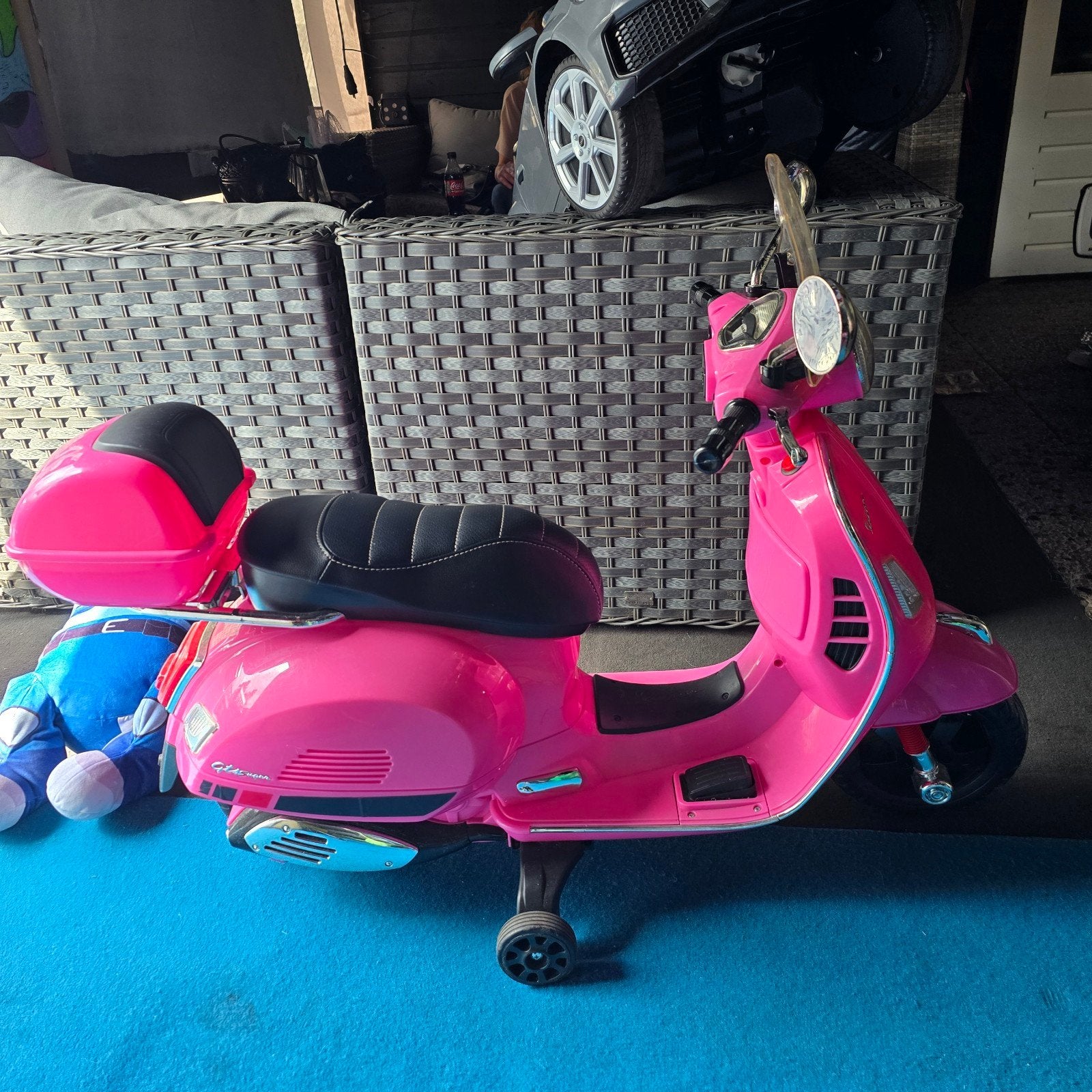 Roze Vespa Kinder Scooter - Elektrisch Speelgoed, Ophalen, Zo goed als nieuw