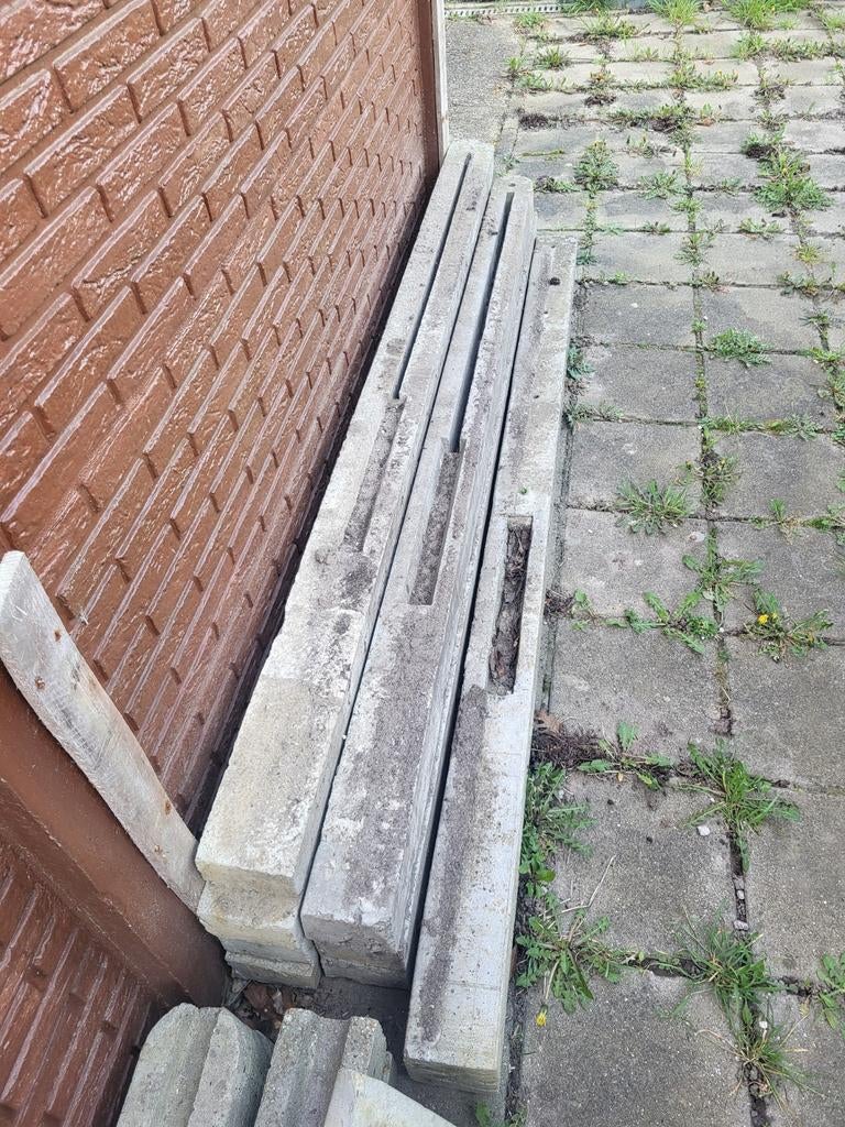 Poteaux en béton pour clôtures métalliques de 1 mètre., Jardin & Terrasse, Enlèvement