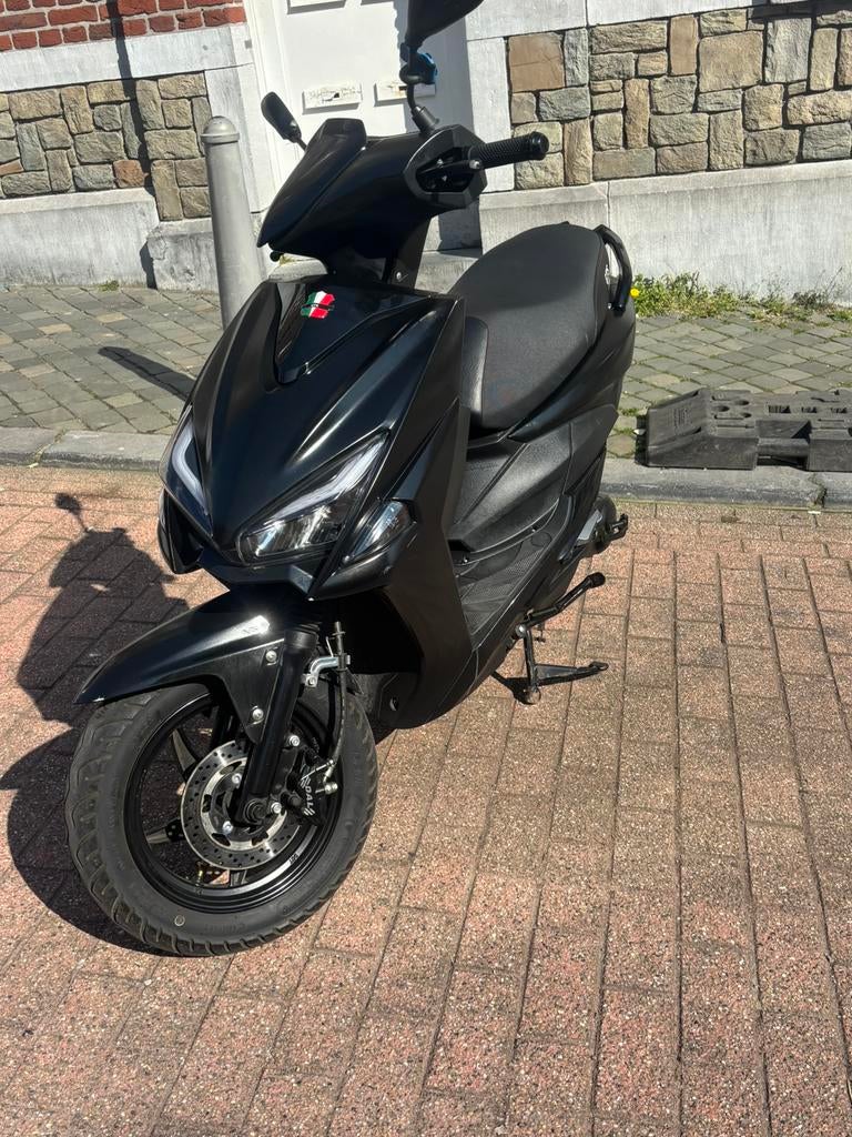 Scooter GTS sirocco 2025 4 temps échange que derbi classe A, Vélos & Vélomoteurs, Scooters | Marques Autre, Comme neuf, Enlèvement