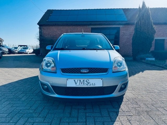 Ford Fiesta 1.3 Essence * Garantie * Euro4 *, 144 g/km, Achat, Boîte manuelle, Noir