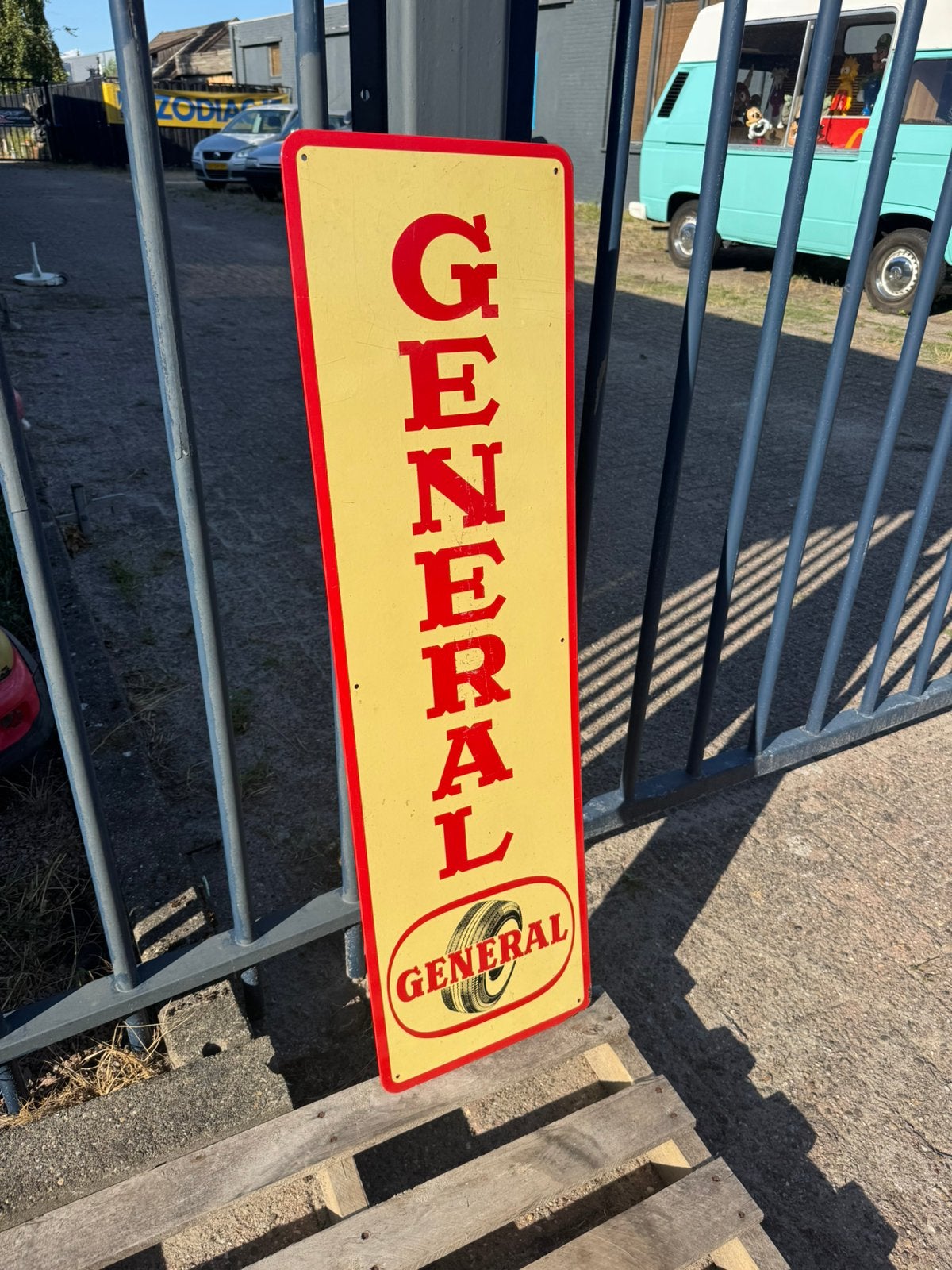 GENERAL banden oud reclaembord, Ophalen of Verzenden, Gebruikt, Reclamebord