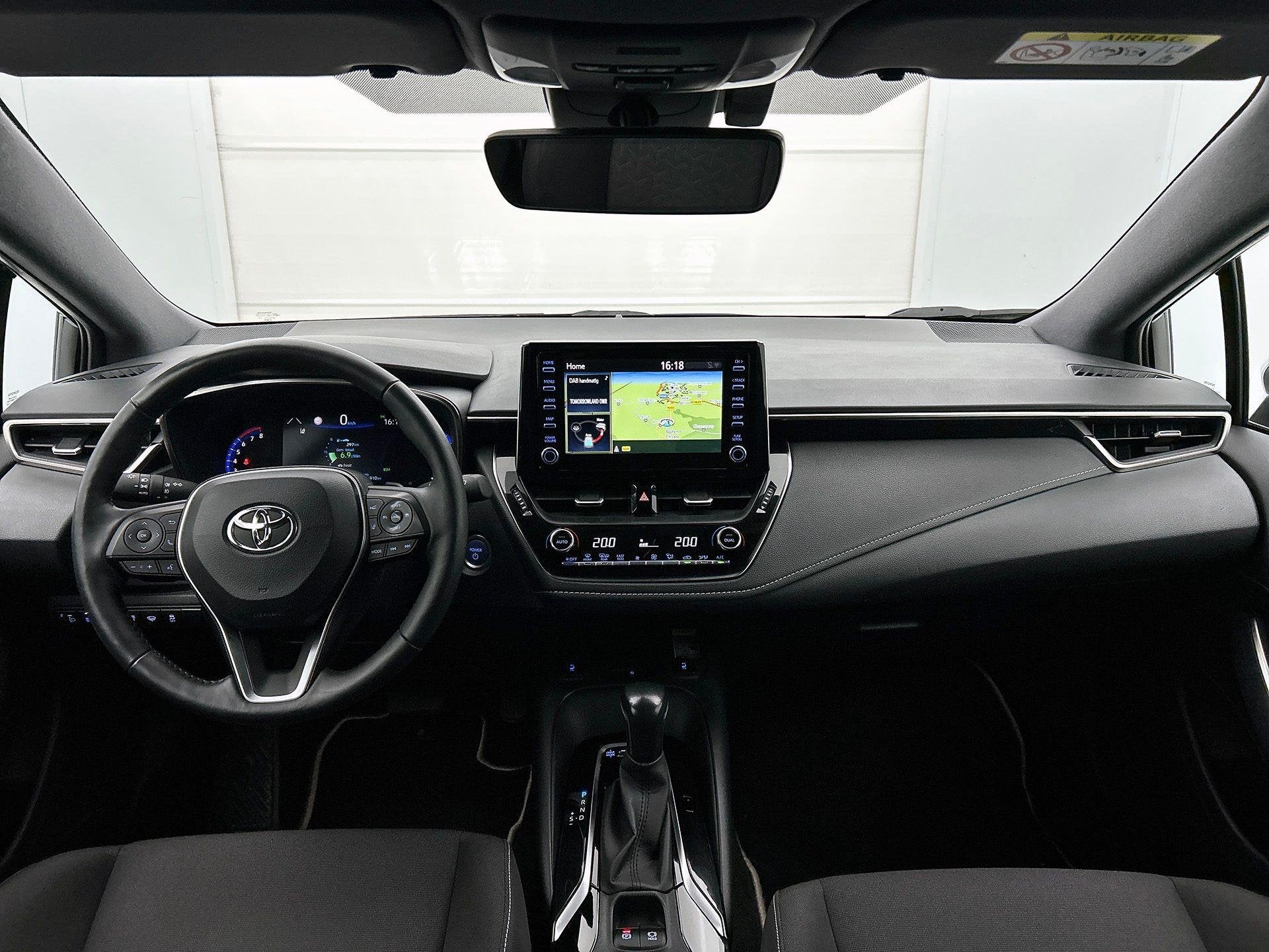 Toyota Corolla Touring Sports 2.0 Hybrid GR Sport e-CVT | Cl, Auto's, Dealer onderhouden, 750 kg, 4 cilinders, Wit