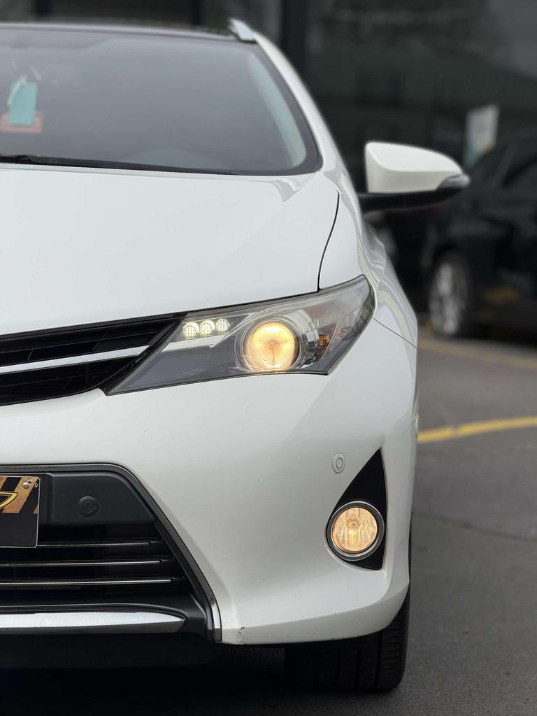 Toyota Auris SWHEV1.8i hybrid*NAVI*CAMERA*PANO*GARANTIE, Auto's, Euro 5, Gebruikt, Zwart, 4 cilinders