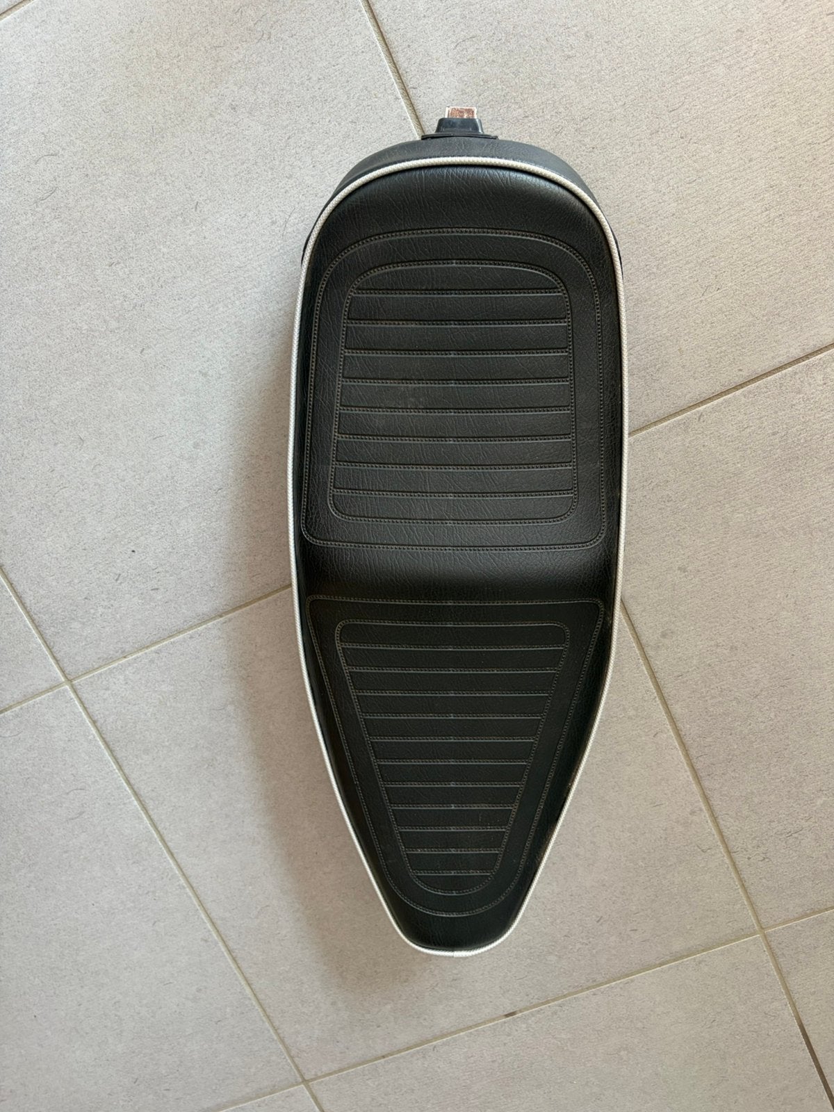 Selle Vespa, Enlèvement