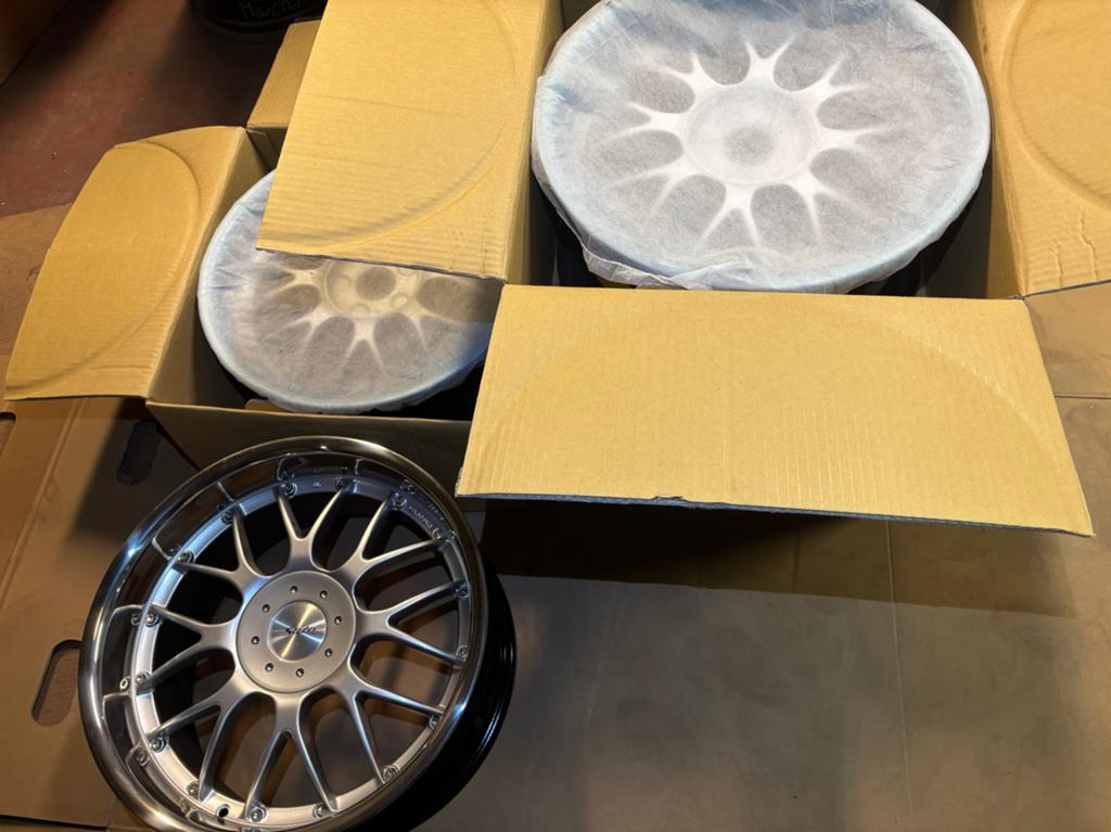 Sato LMR 19x9.5 ET15 HS+INOX - Nieuw in Originele Doos, Enlèvement, Neuf, 19 pouces, Jante(s)