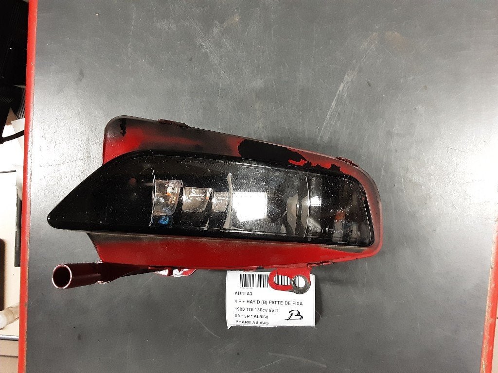 ANTI BROUILLARD AVANT GAUCHE Audi A3 (8L1) (8V0941599D), Auto-Union-Straße  1,
85057  Ingolstadt, DE, Info@audi.de, Audi, Utilisé