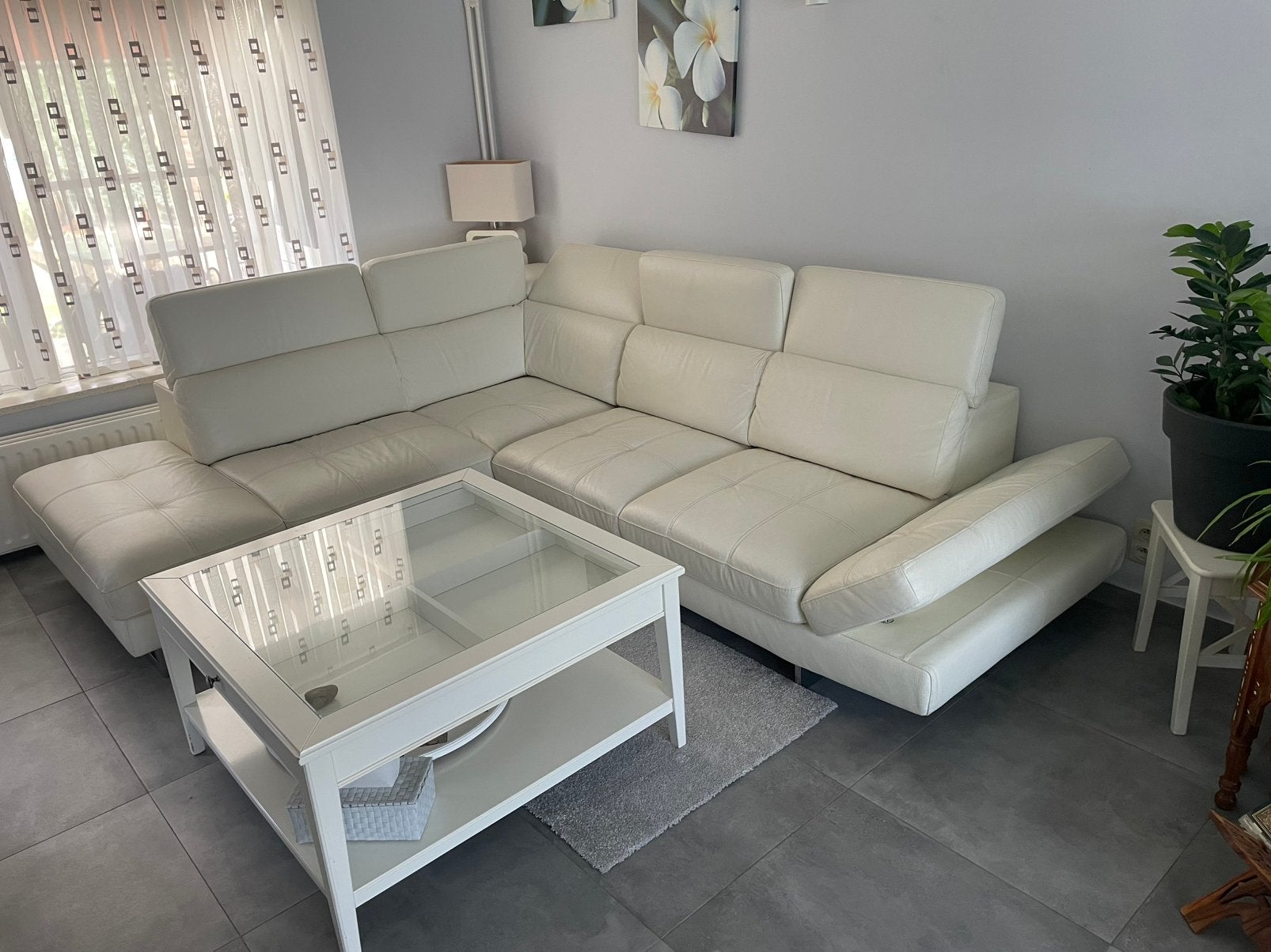 Livinzetel te koop met tafel, Ophalen, Zo goed als nieuw