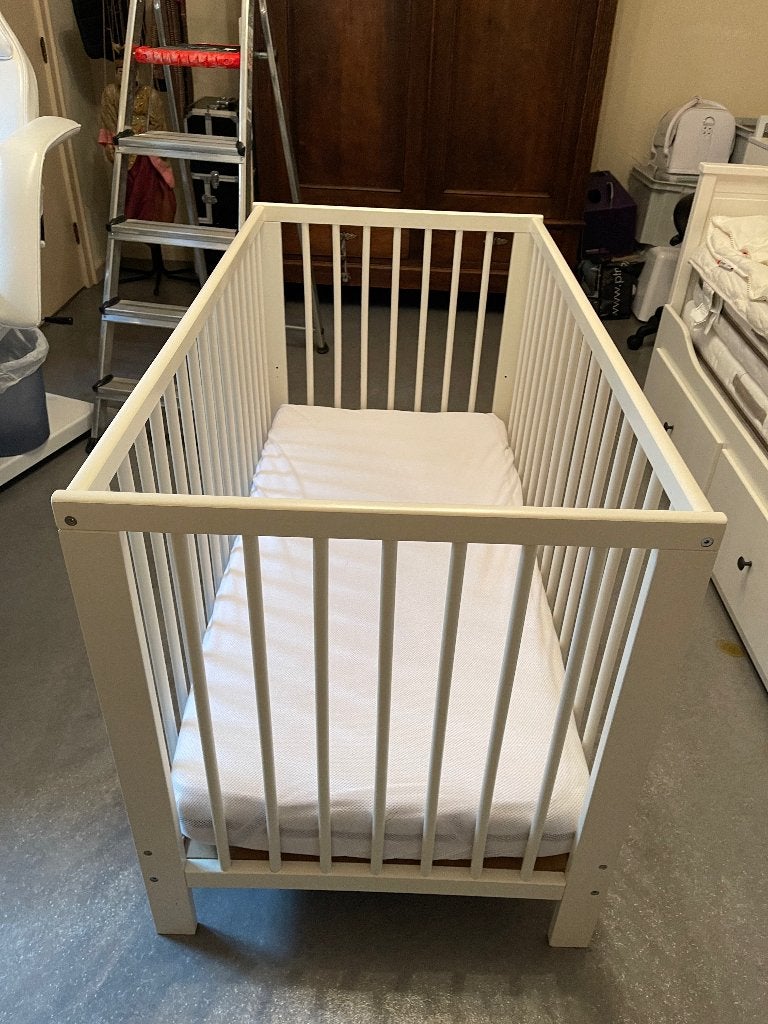 Kinderbedje, Kinderen en Baby's, Ophalen of Verzenden, Zo goed als nieuw, Minder dan 140 cm, Lattenbodem