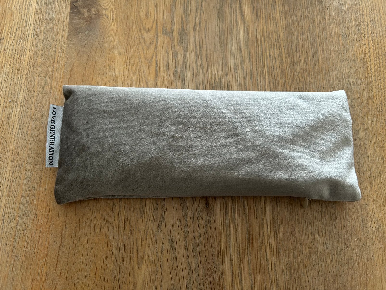 Fluwelen oogkussen met lavendel Taupe Love Generation yoga, Sports & Fitness, Yoga & Pilates, Enlèvement ou Envoi, Neuf, Accessoire de yoga