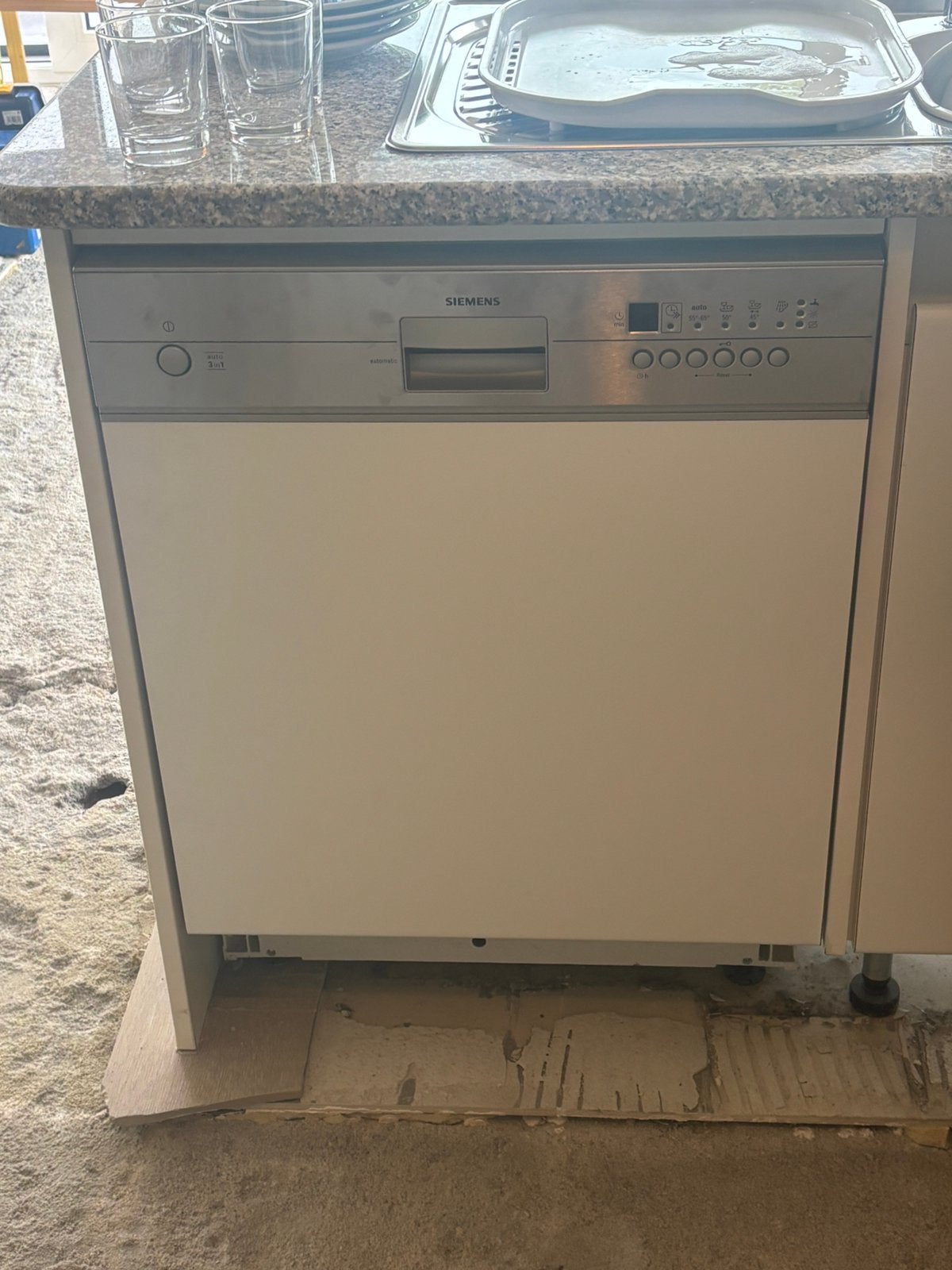 Lave-vaisselle Siemens, Electroménager, Lave-vaisselle, Programme éco, 18 à 22 litres, 85 à 90 cm, Encastré