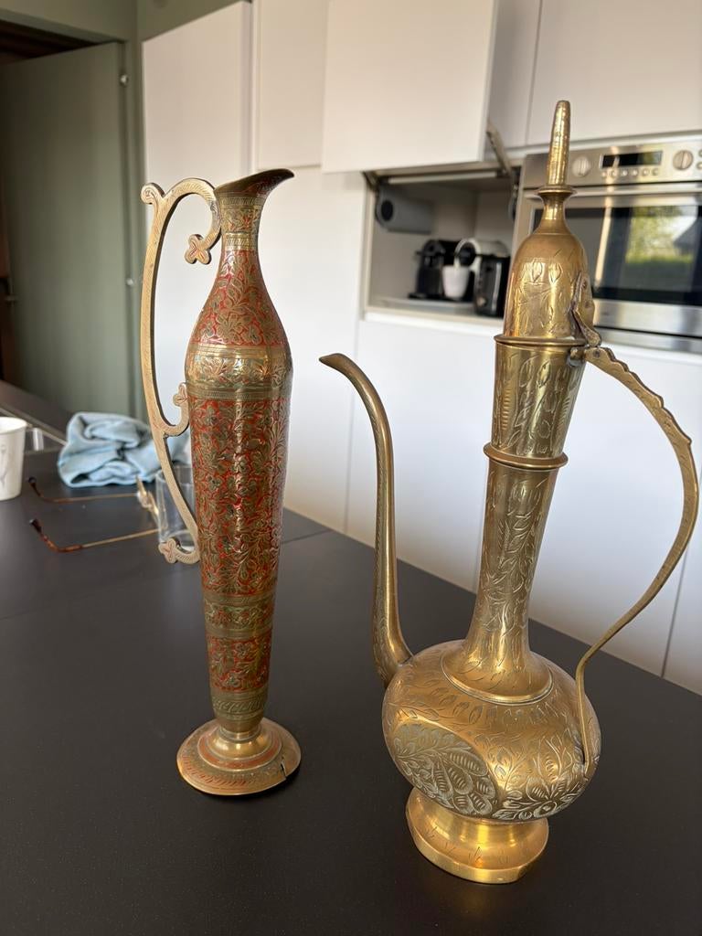 Set handgegraveerde koperen kruiken / vazen – vintage, Ophalen