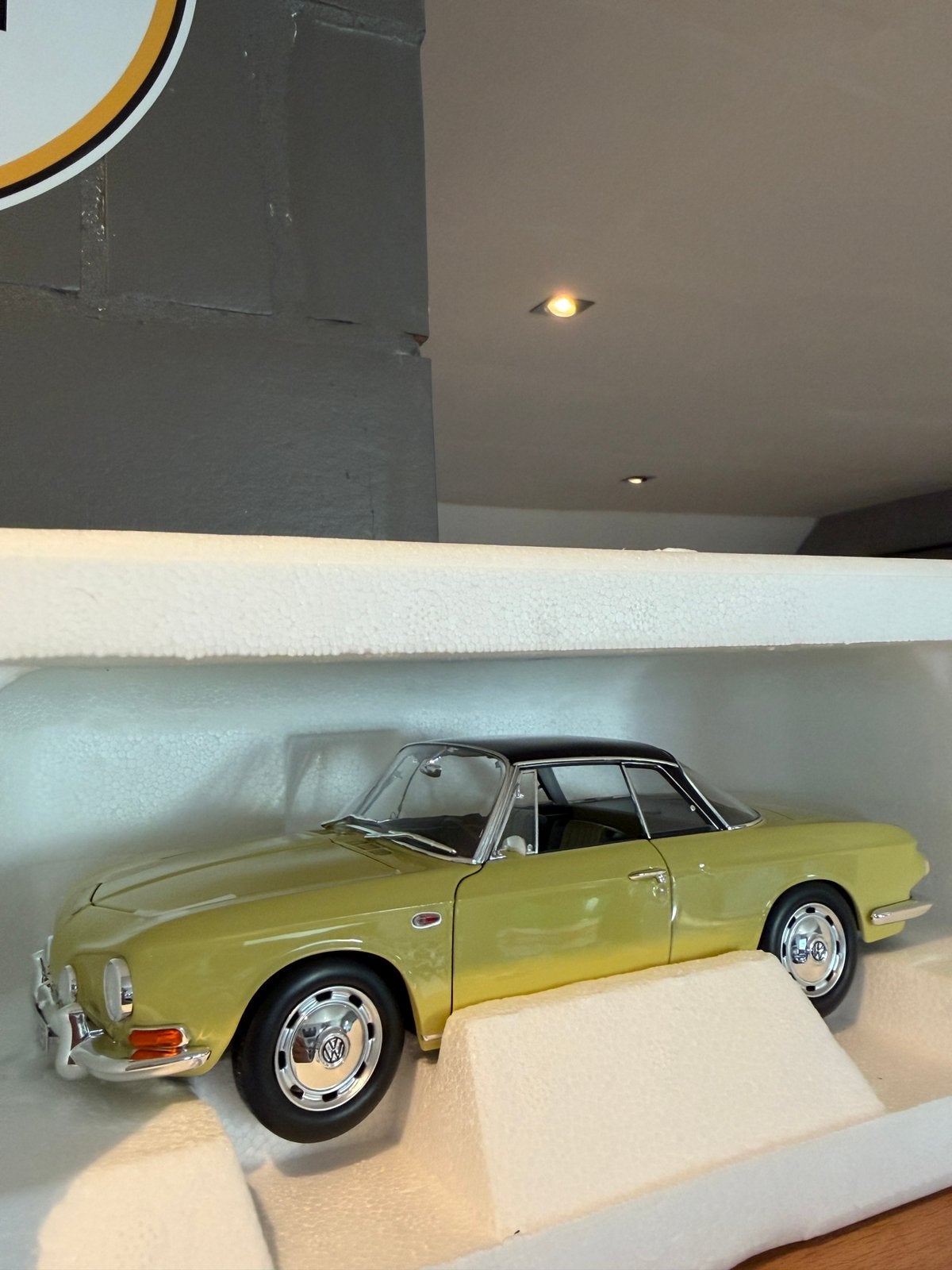 1961 Vw karmann ghia 1 of 1000, Hobby & Loisirs créatifs, Enlèvement ou Envoi, Comme neuf, Norev