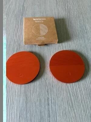 2 Nespresso onderzetters nieuw in doos voor 2 euro, Maison & Meubles, Cuisine | Vaisselle, Neuf, Pichet, Verre, Enlèvement