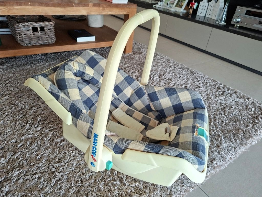 vintage maxi-cosi in mooie gele kleur, Ophalen, Gebruikt, Met gordel(s) of riempje(s)