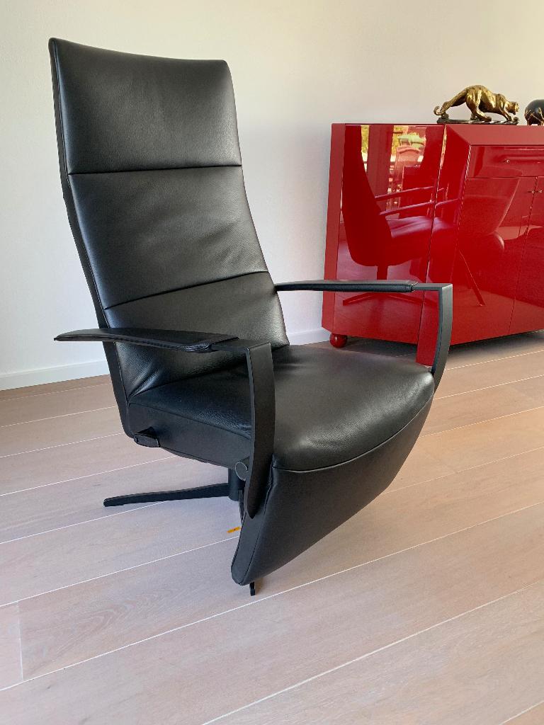 JORI Relax fauteuil  zwart lipano leder, Ophalen, Zo goed als nieuw, Leer, Tijdloos ontwerp, zeer transparant.