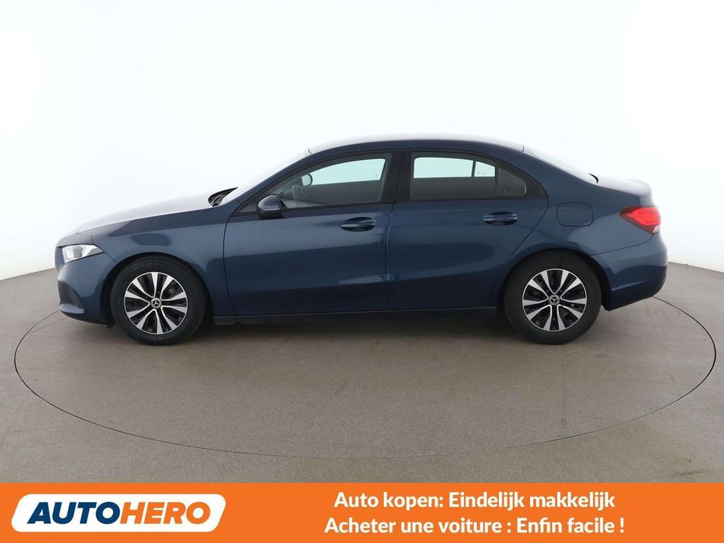 Mercedes-Benz A-Klasse 180 A 180 (bj 2020, automaat), Auto's, 4 deurs, Stof, Gebruikt, Euro 6