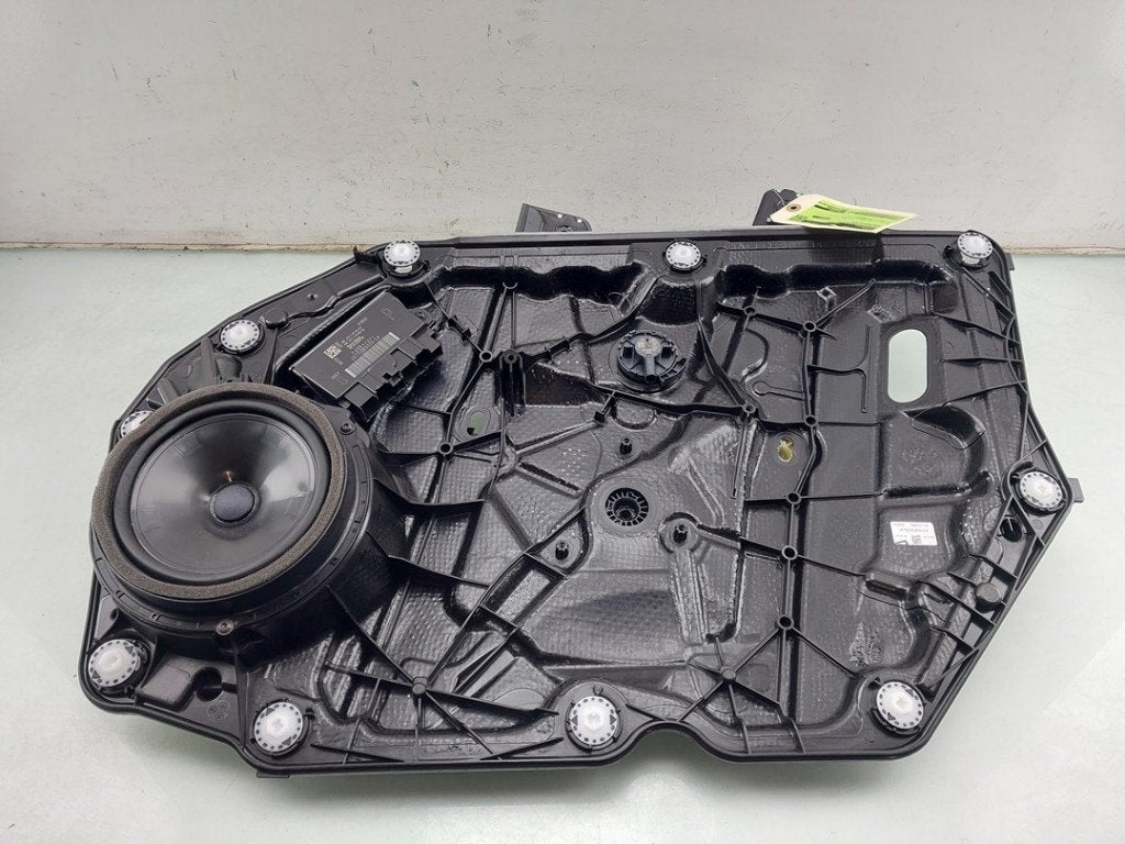 VITRE MECANISME AVANT DROIT Ford Focus 4 Wagon, Henry-Ford-Straße  1
50735  Köln, DE, Ford-Werke GmbH, Kunden@ford.com, Ford