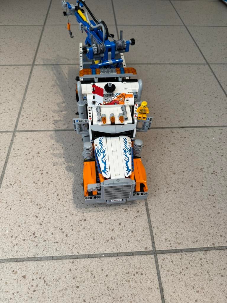 Vrachtwagen van lego gemonteerd, Ophalen, Zo goed als nieuw, Lego