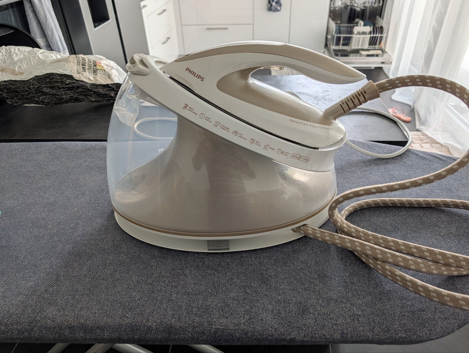 Central Vapeur Philips PerfectCare Aqua Pro .!! A RÉPARER !!, Enlèvement ou Envoi, Fer à repasser avec cordon