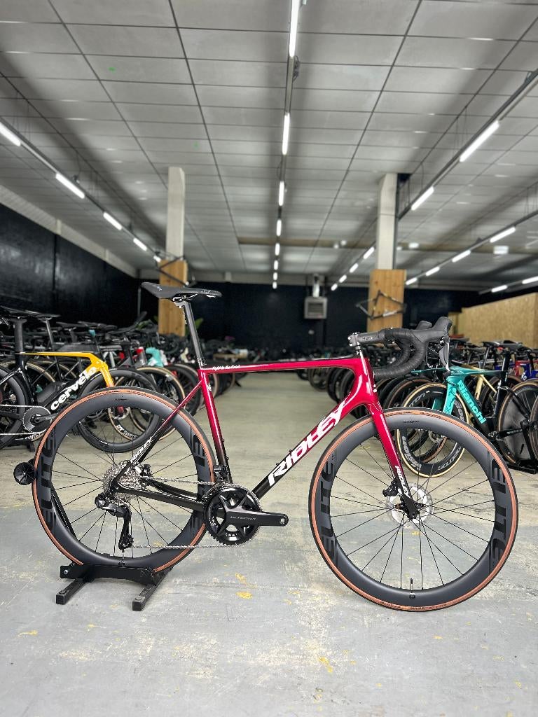 Showroom model Ridley Helium SLX Di2 Carbon Racefiets, Sport en Fitness, Wielrennen, Nieuw, Ophalen