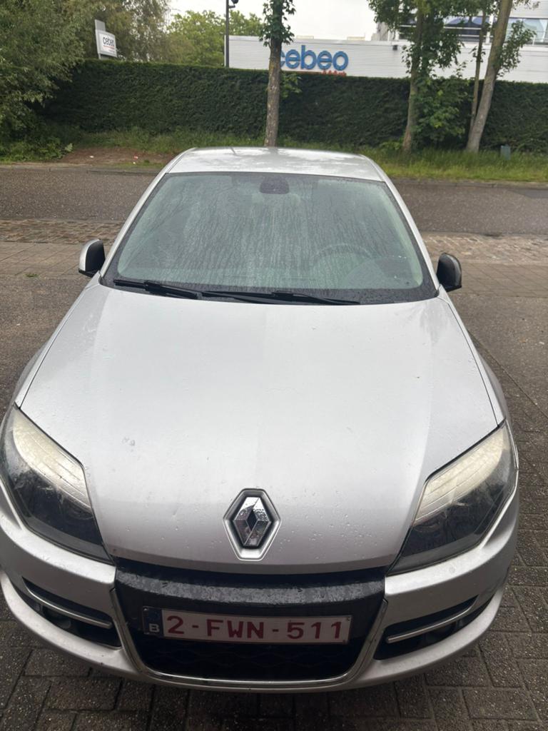 Renault Laguna, Auto's, Renault, Particulier, Laguna, Diesel, 5 deurs, Handgeschakeld, Zilver of Grijs, Zwart, Leder, Dealer onderhouden