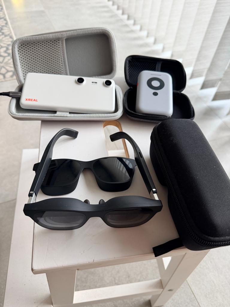 Lunettes Xreal Air 2 AR + Xreal Beam + Xreal Beam Pro 128 Go, Consoles de jeu & Jeux vidéo, Virtual Reality, Enlèvement, Comme neuf