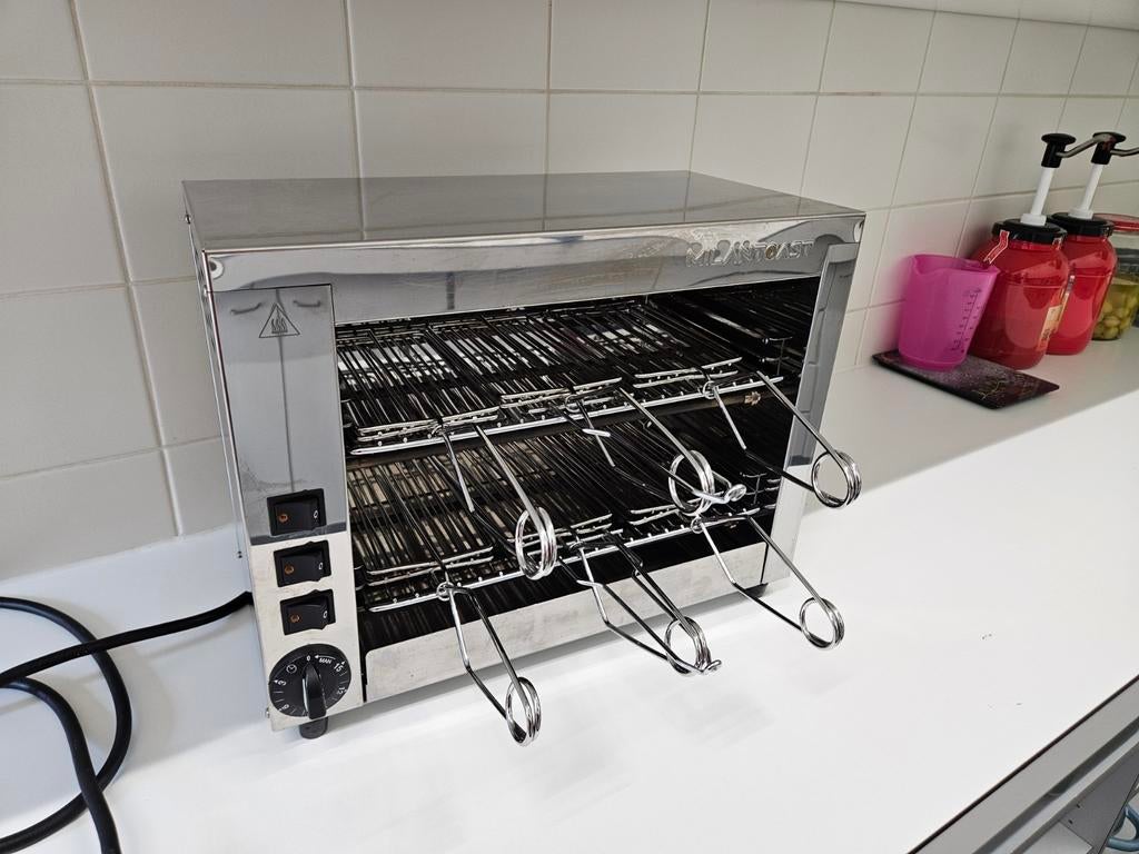 Milantoast Grill, Enlèvement